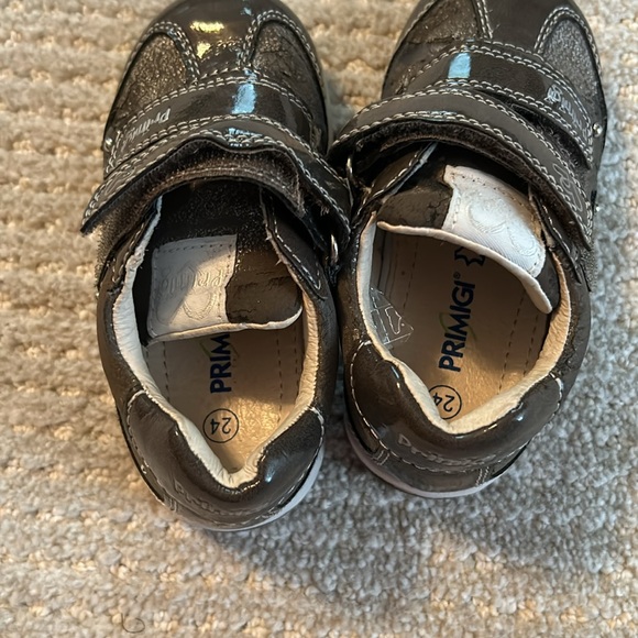 Good condition patent leather studded Primigi toddler shoes - Picture 7 of 9